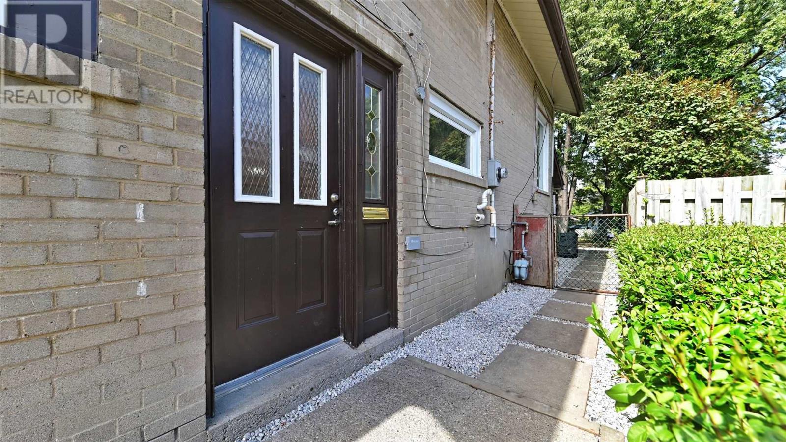 80 Hinton Rd, Toronto, Ontario  M9W 2V7 - Photo 3 - W4602747