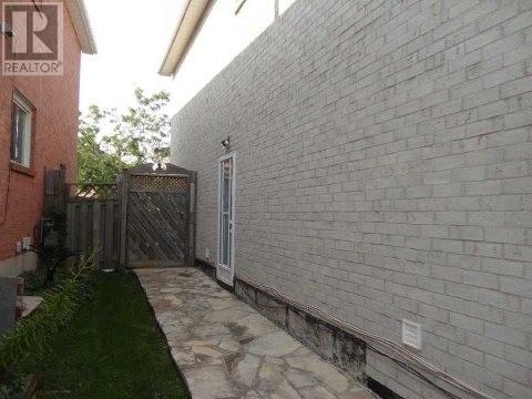 8 Candy Cres, Brampton, Ontario  L6X 3T8 - Photo 2 - W4602824