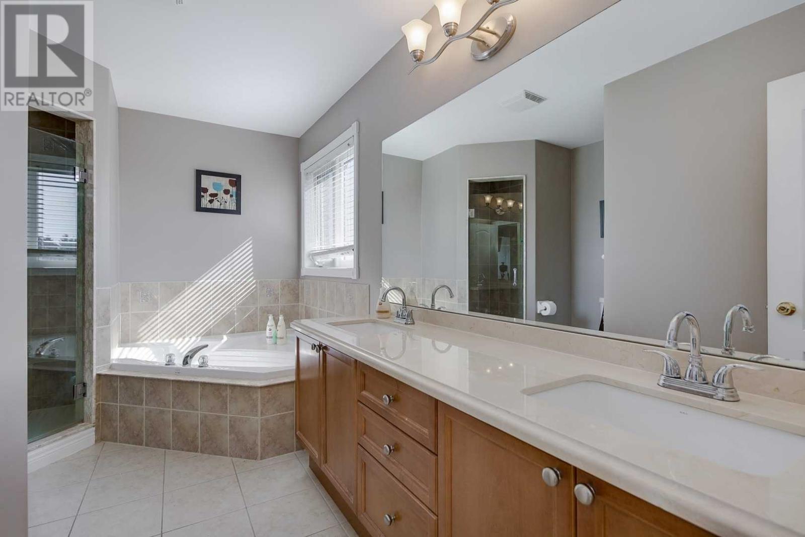 31 Highland Terr, Bradford West Gwillimbury, Ontario  L3Z 3E9 - Photo 12 - N4603379