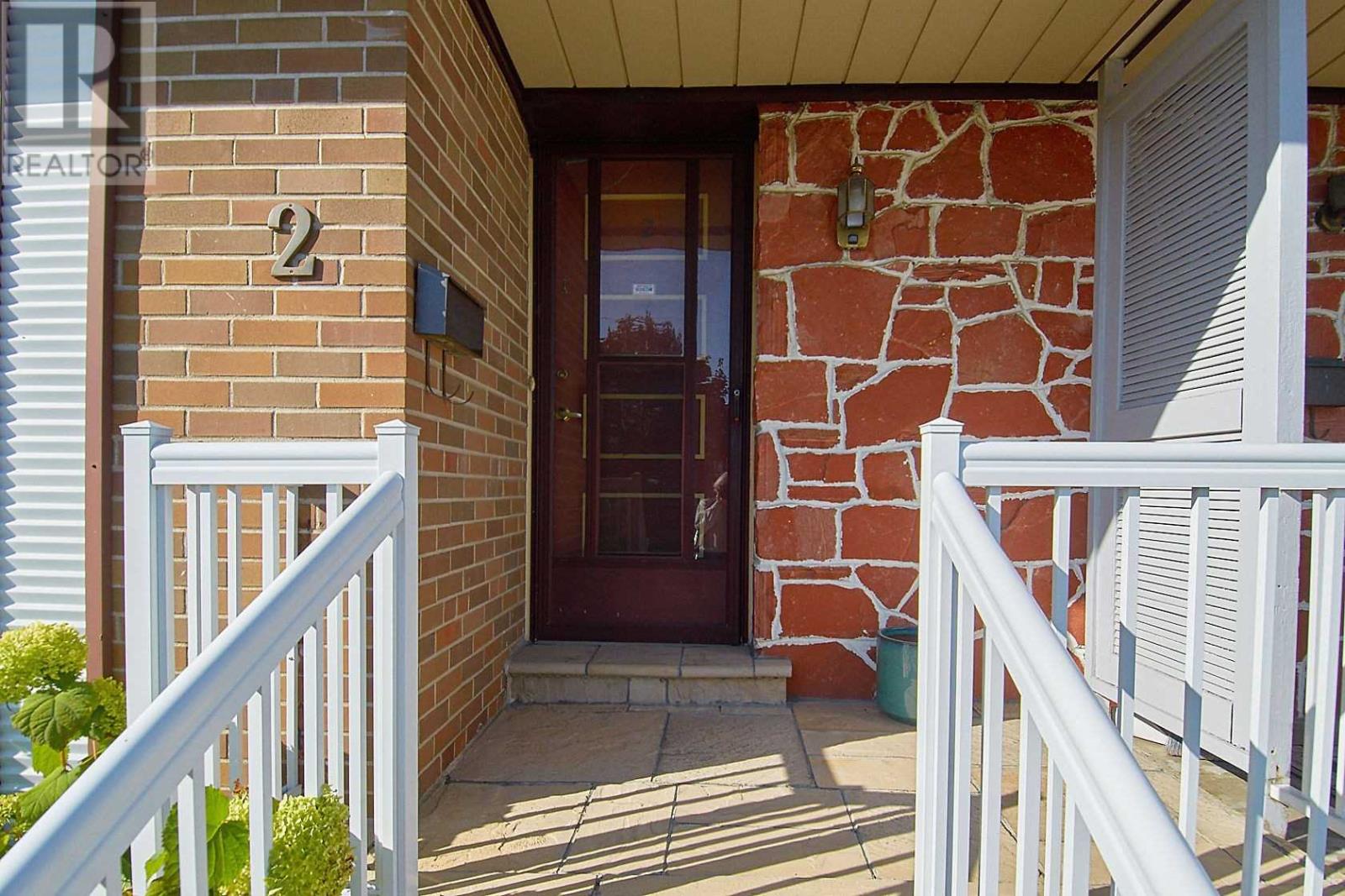 2 Bengal Crt, Toronto, Ontario  M3L 1X9 - Photo 7 - W4604527