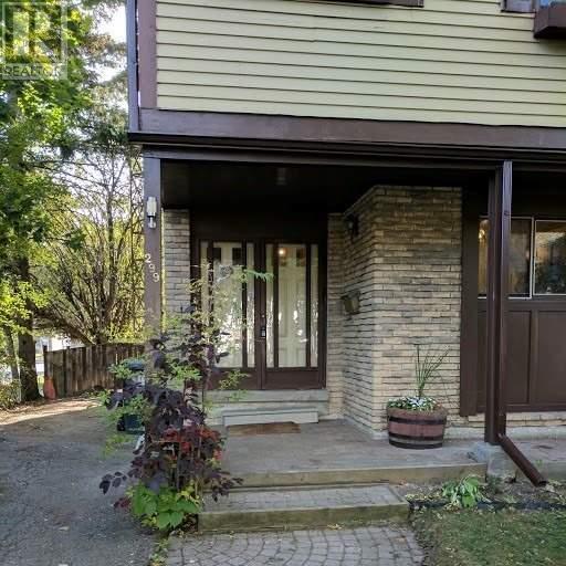 299 Hollyberry Tr, Toronto, Ontario  M2H 2P3 - Photo 2 - C4604897