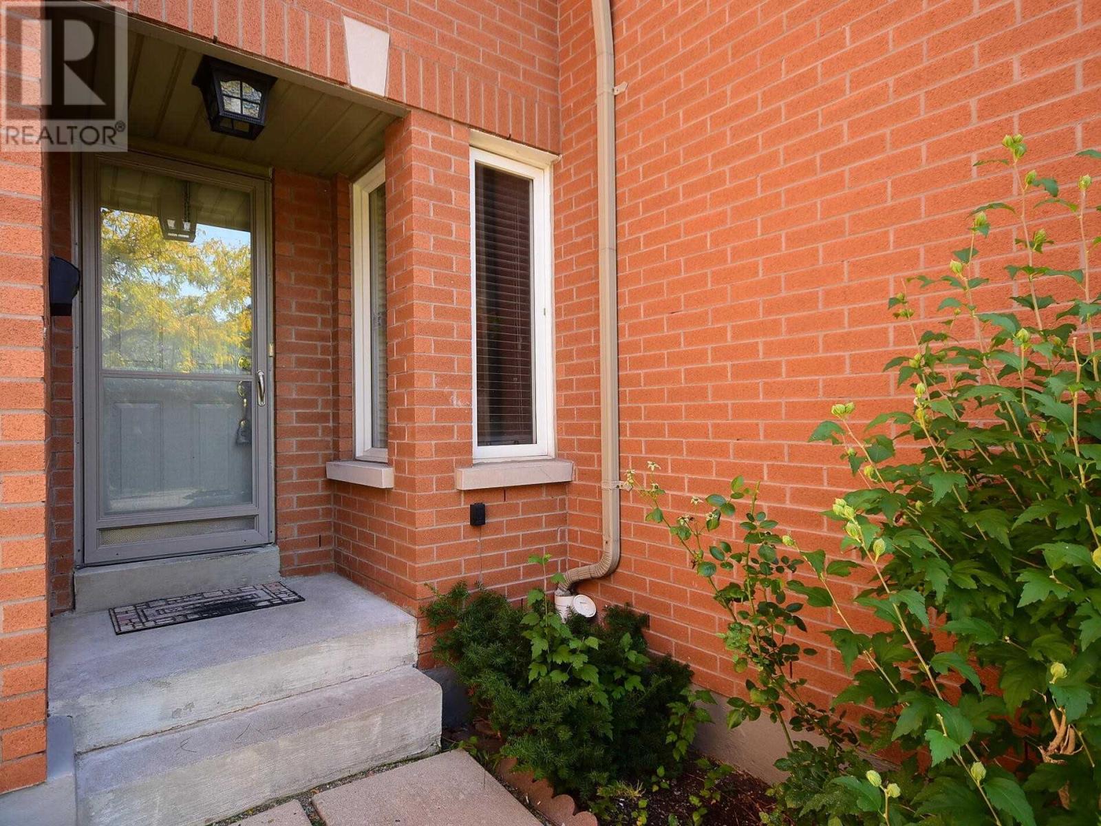 #112 -2555 Thomas  St, Mississauga, Ontario  L5M 5P6 - Photo 1 - W4604772