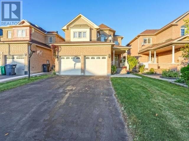 69 Lanewood St, Brampton, Ontario  L6R 2C4 - Photo 1 - W4605460