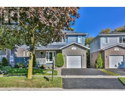 22 THOMPSON DR, east gwillimbury, Ontario