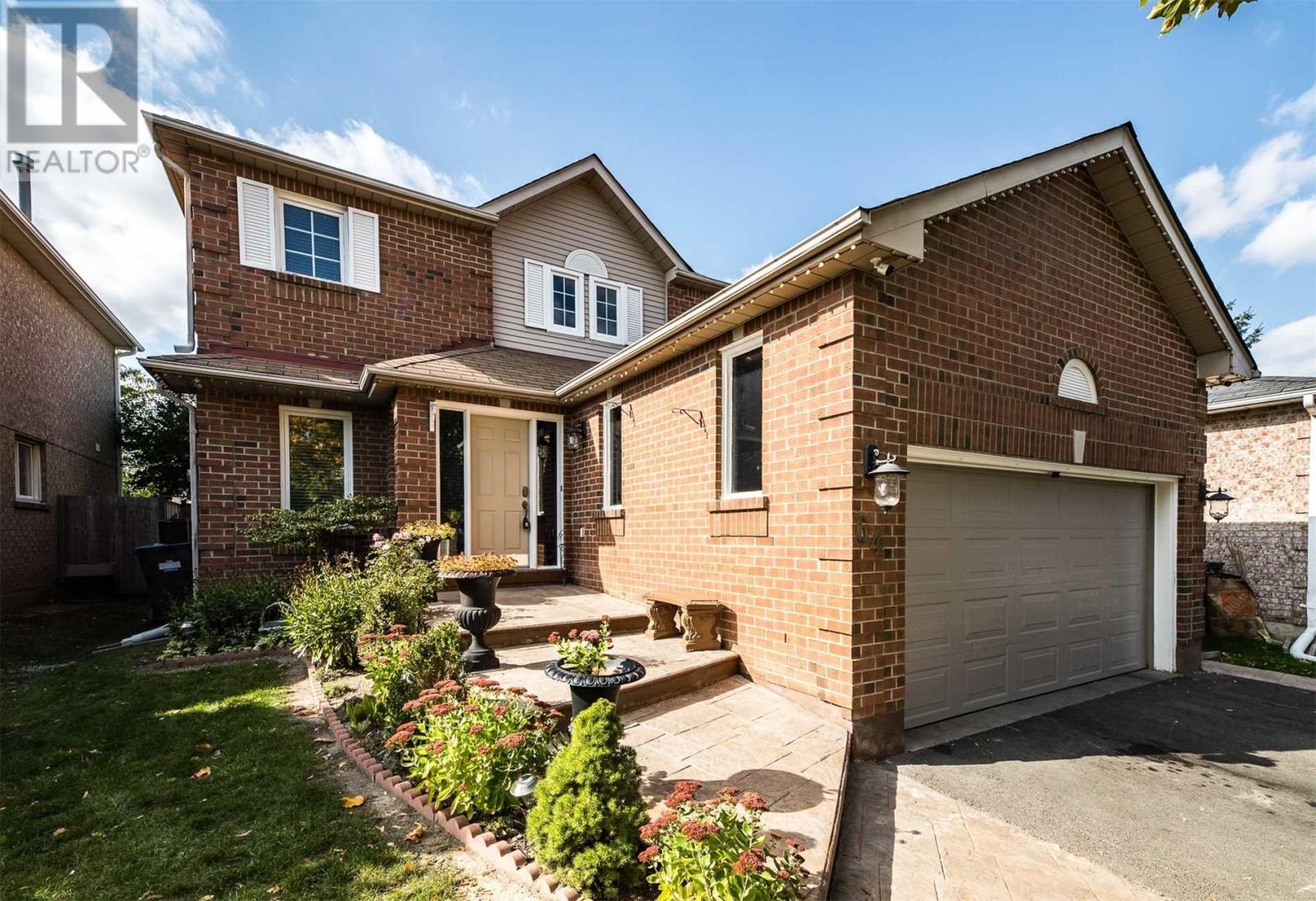 64 VIVIANS CRES, brampton, Ontario