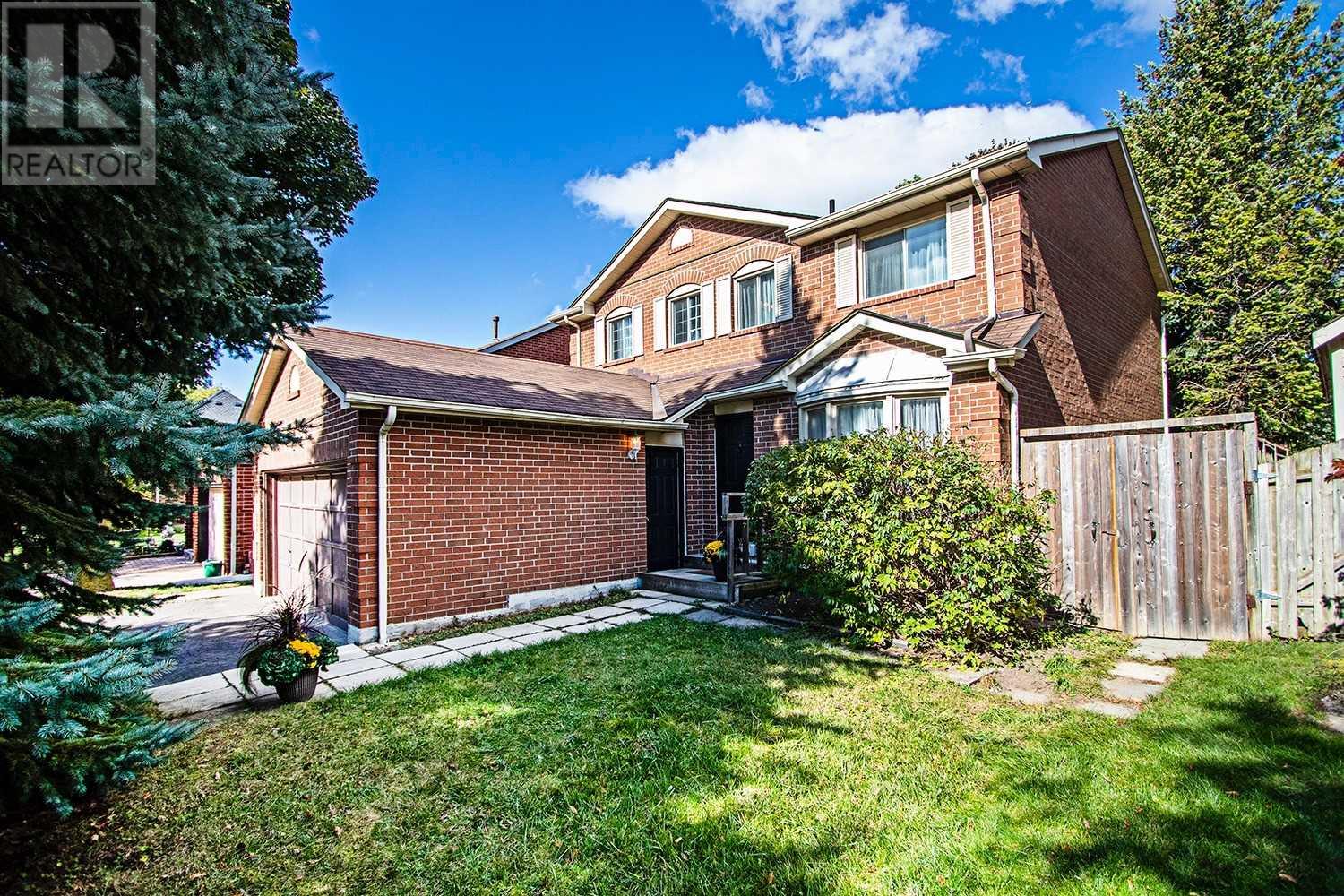 7 COULTON CRT, whitby, Ontario