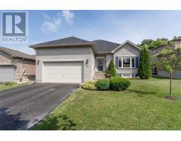 4 DOVE CRES, barrie, Ontario