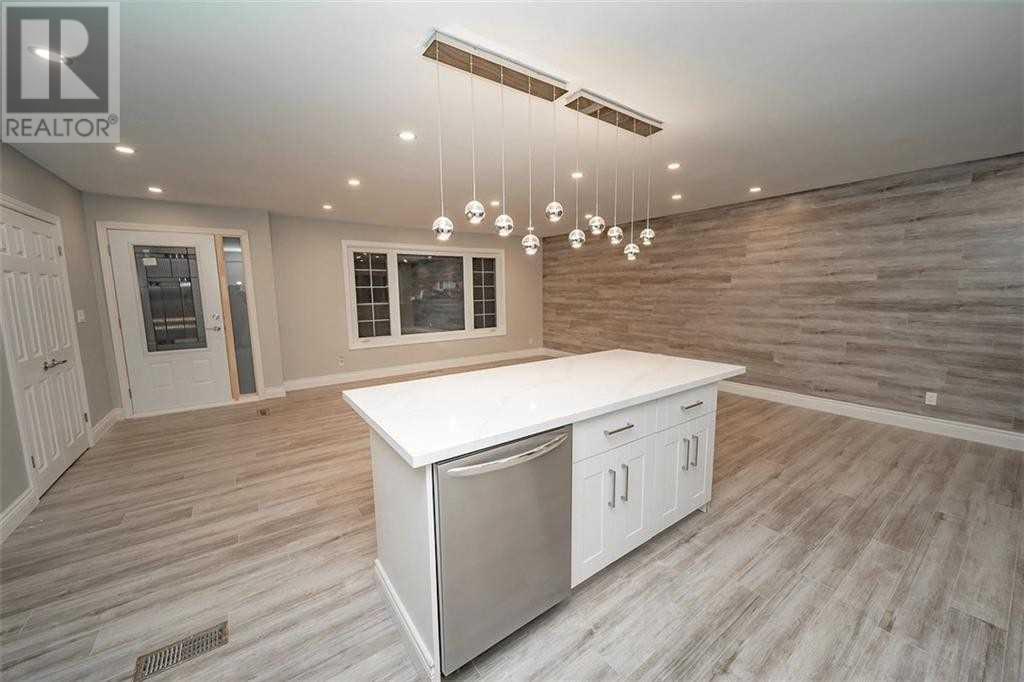 10 Jamar Circ, St. Catharines, Ontario  L2T 2T6 - Photo 3 - X4606991