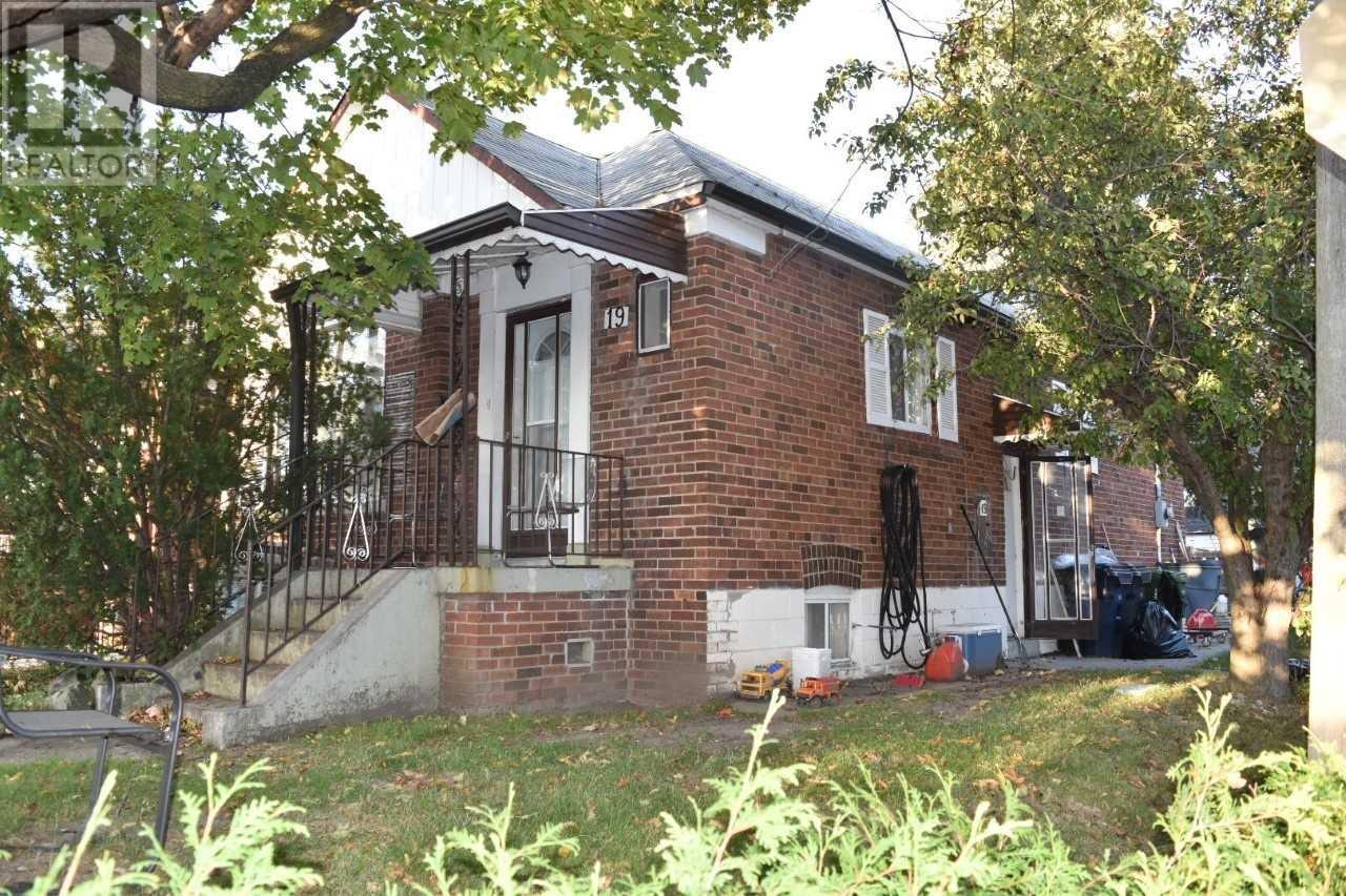 19 Danesbury Ave, Toronto, Ontario  M6B 3K8 - Photo 1 - W4607970