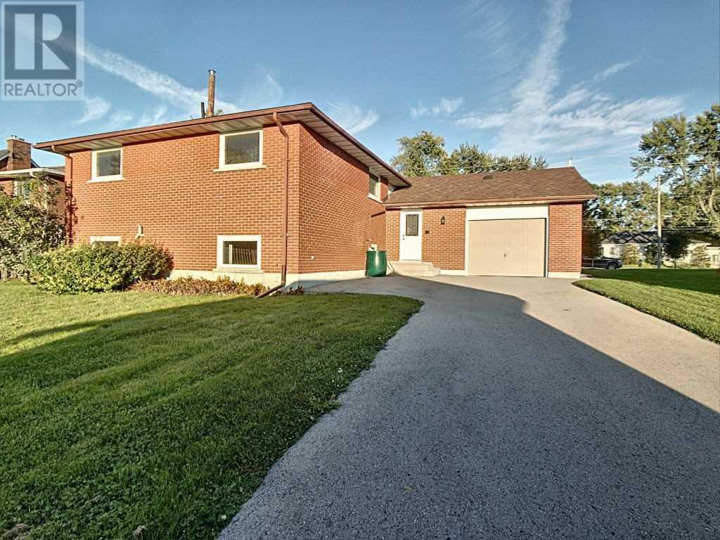 765 South Pelham Rd, Welland, Ontario  L3C 3C9 - Photo 4 - X4607966