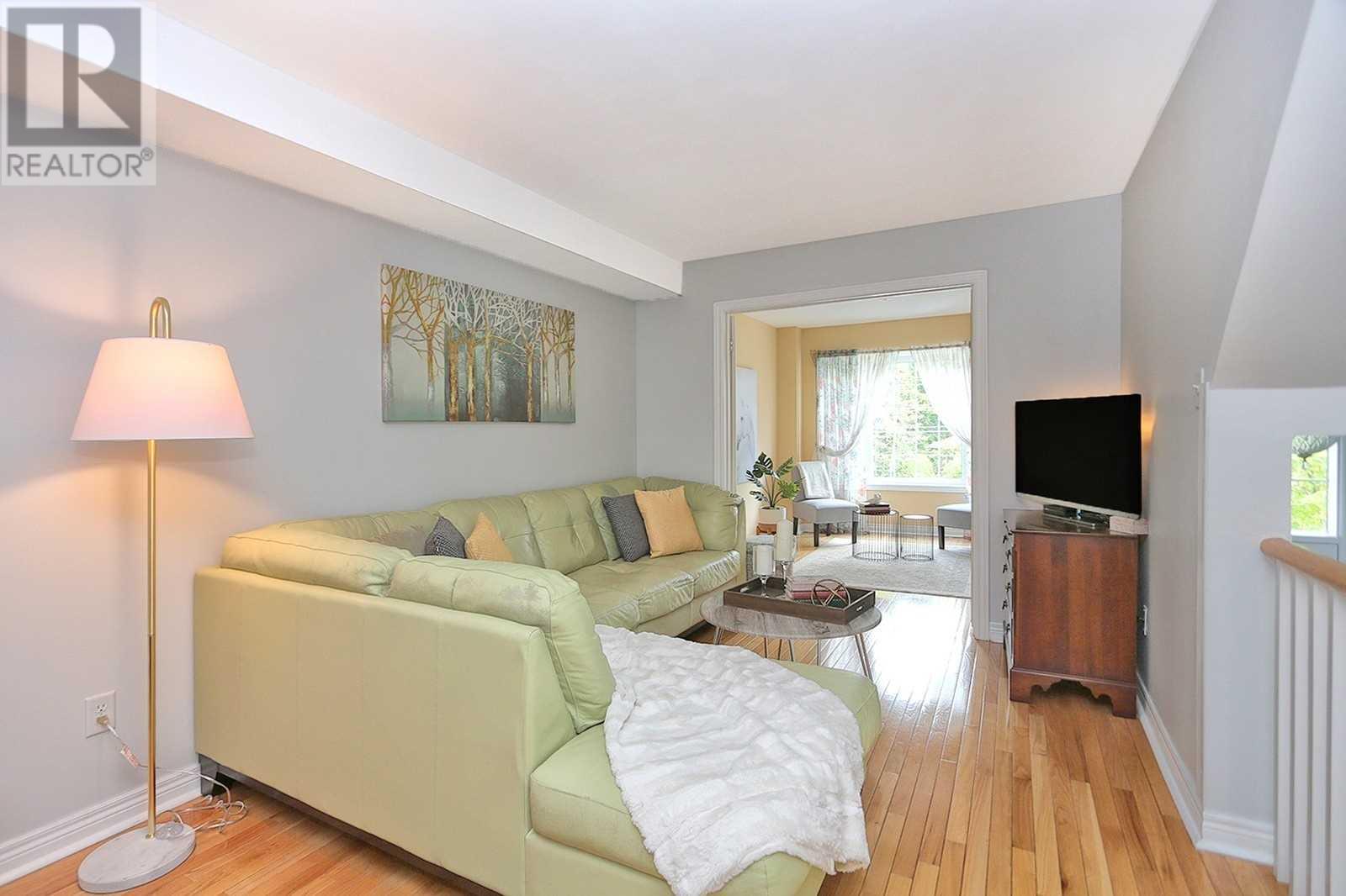 76 Brinloor Blvd, Toronto, Ontario  M1M 1L5 - Photo 7 - E4608159