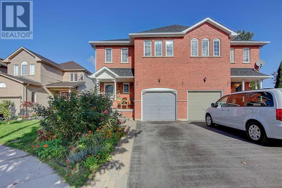 98 LOWNIE CRT, clarington, Ontario