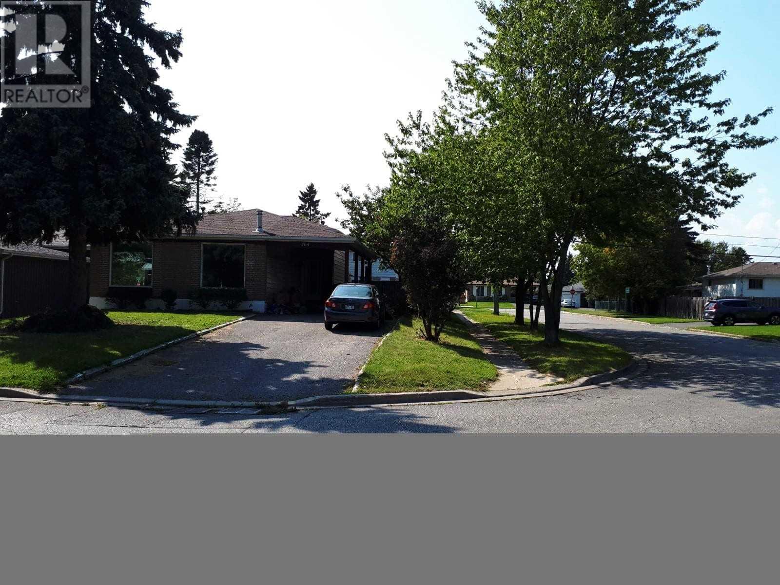 764 Lublin Ave, Pickering, Ontario  L1W 1Z3 - Photo 3 - E4608684