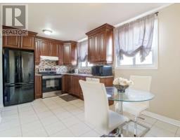 6 SALISBURY CIRC, brampton, Ontario