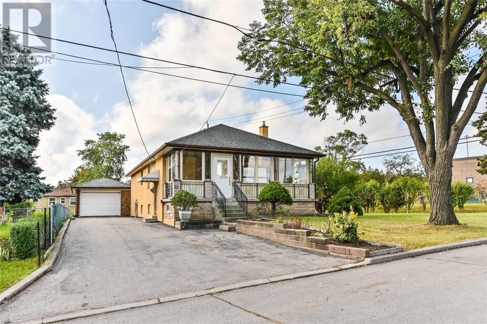 23 Meadow Lane Ave, Toronto, Ontario  M3L 1B9 - Photo 1 - W4608522