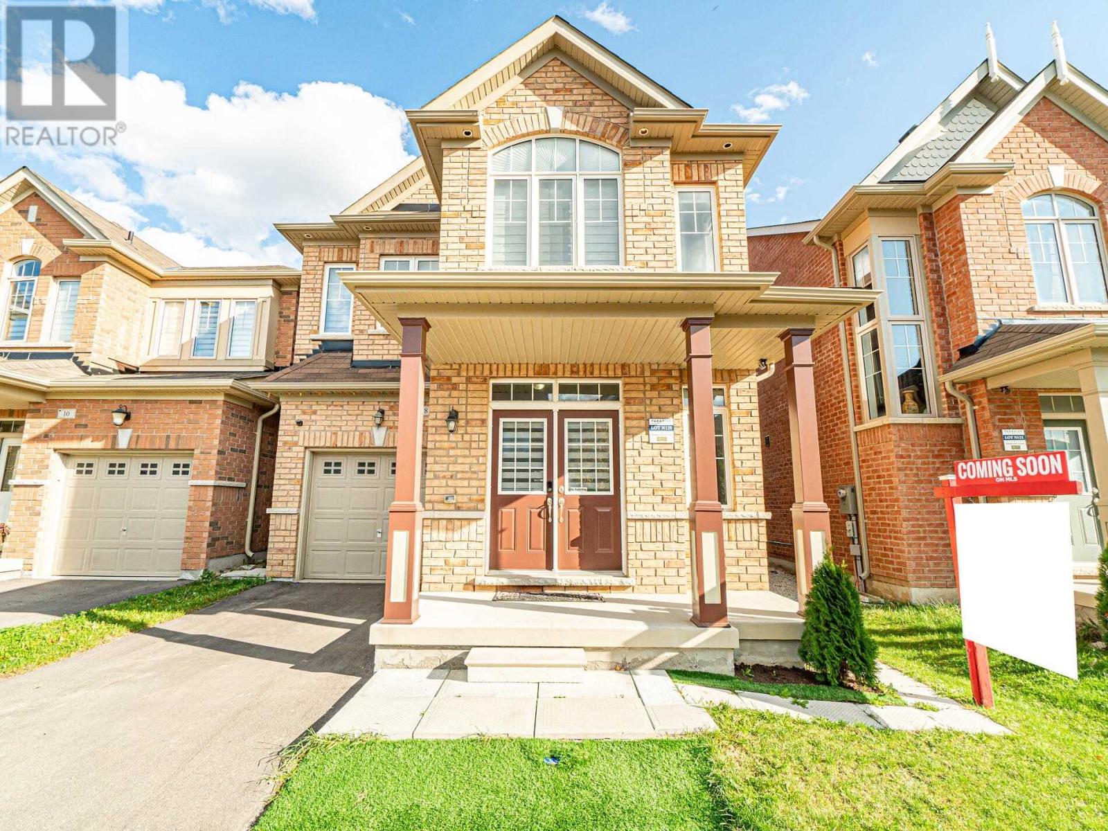 8 HUMBERSTONE CRES, brampton, Ontario