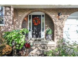 153 GADSBY DR, whitby, Ontario