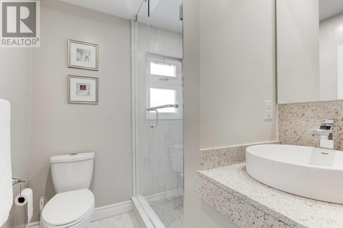 656 Coxwell Ave, Toronto, Ontario  M4C 3B6 - Photo 14 - E4609312