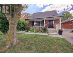 68 CHRISTINA CRES, toronto, Ontario