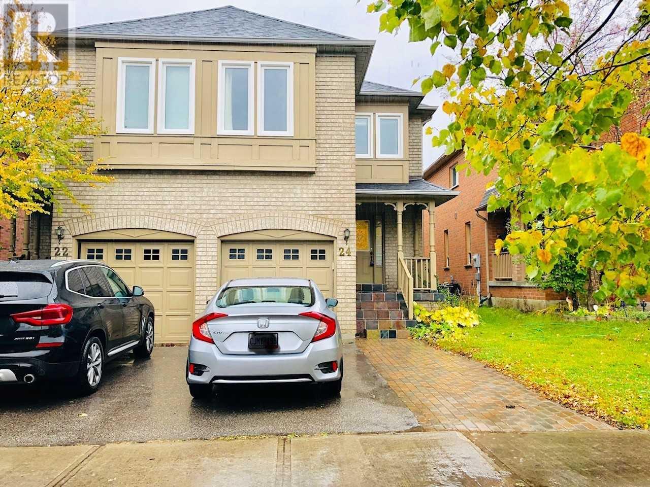 24 HOLLIDGE BLVD, aurora, Ontario