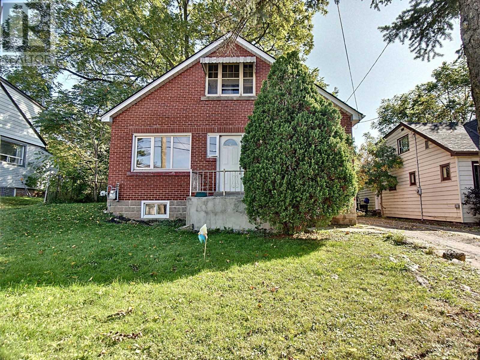 23 Clifford St, Hamilton, Ontario  L8S 2Z7 - Photo 2 - X4610360