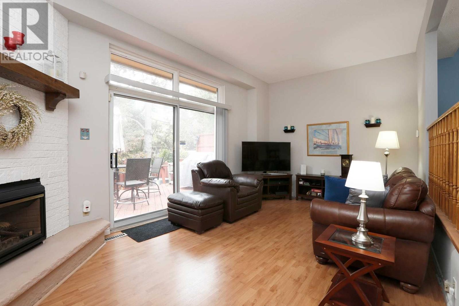 99 Bards Walkway, Toronto, Ontario  M2J 4V1 - Photo 2 - C4610856