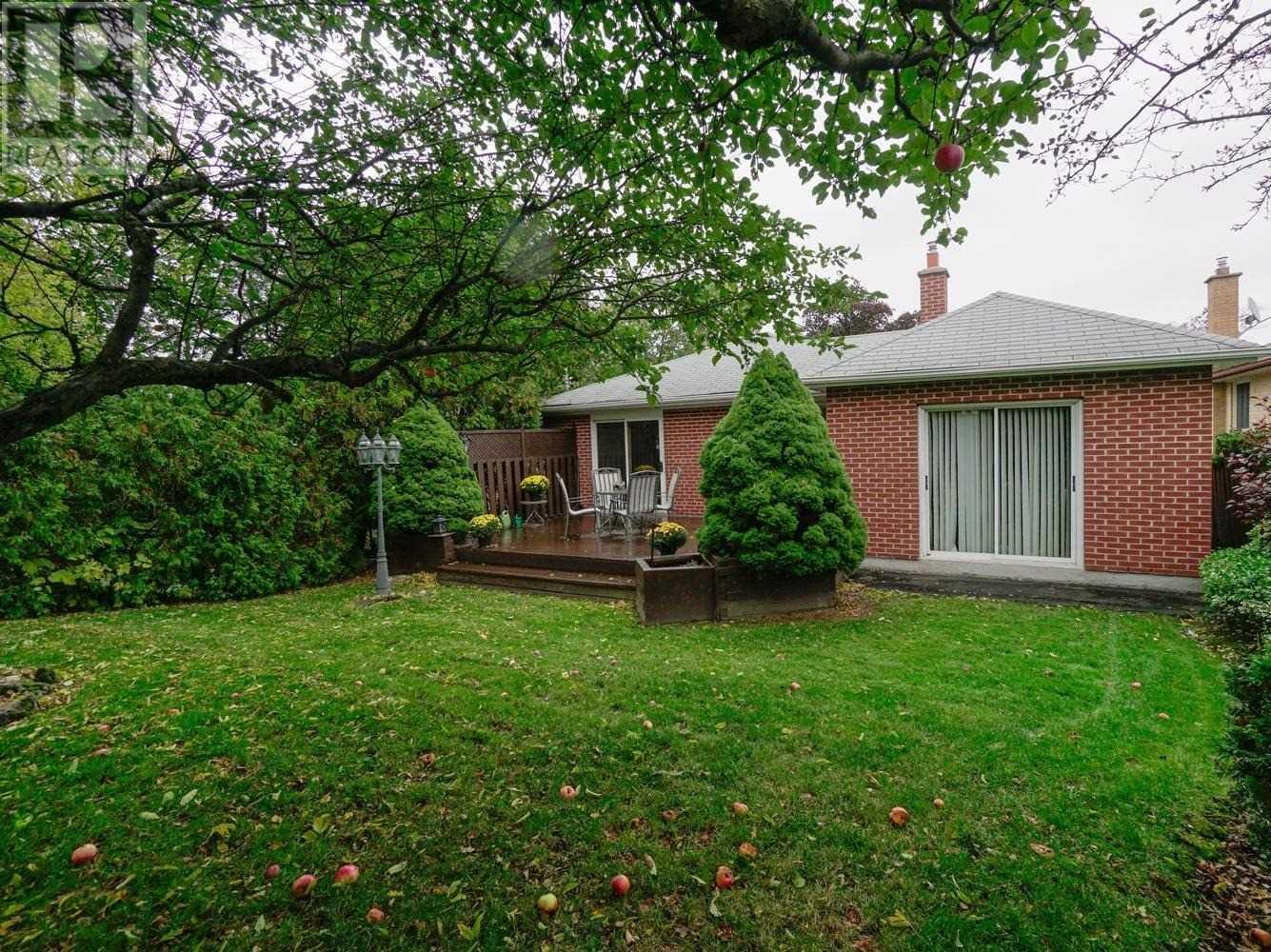 8 Joshua Ave, Toronto, Ontario  M9W 4T6 - Photo 19 - W4611308