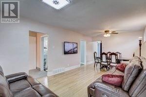 4 Chatterton Blvd, Toronto, Ontario  M1M 2G2 - Photo 9 - E4585149