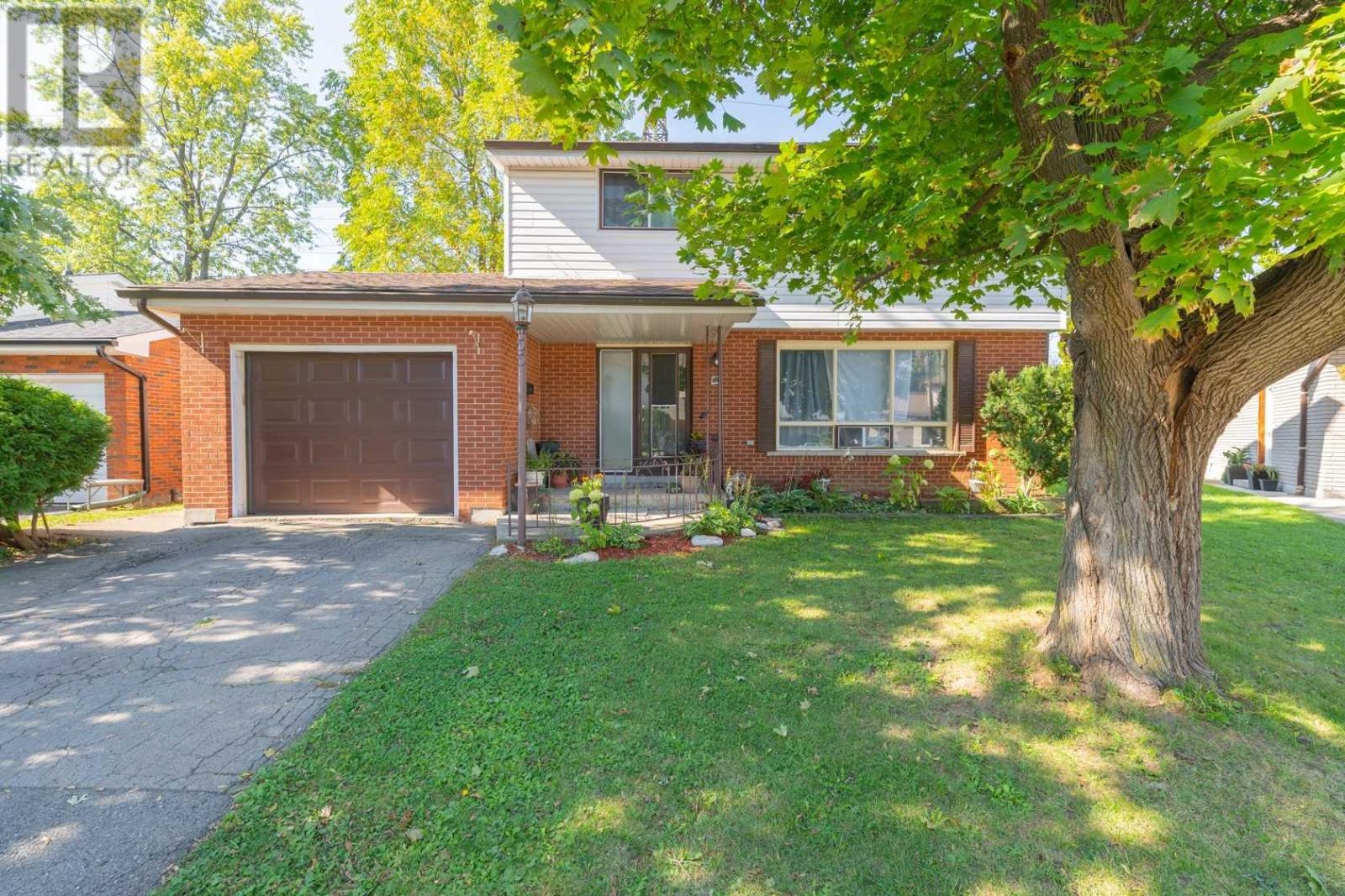 55 YARMOUTH CRT, hamilton, Ontario