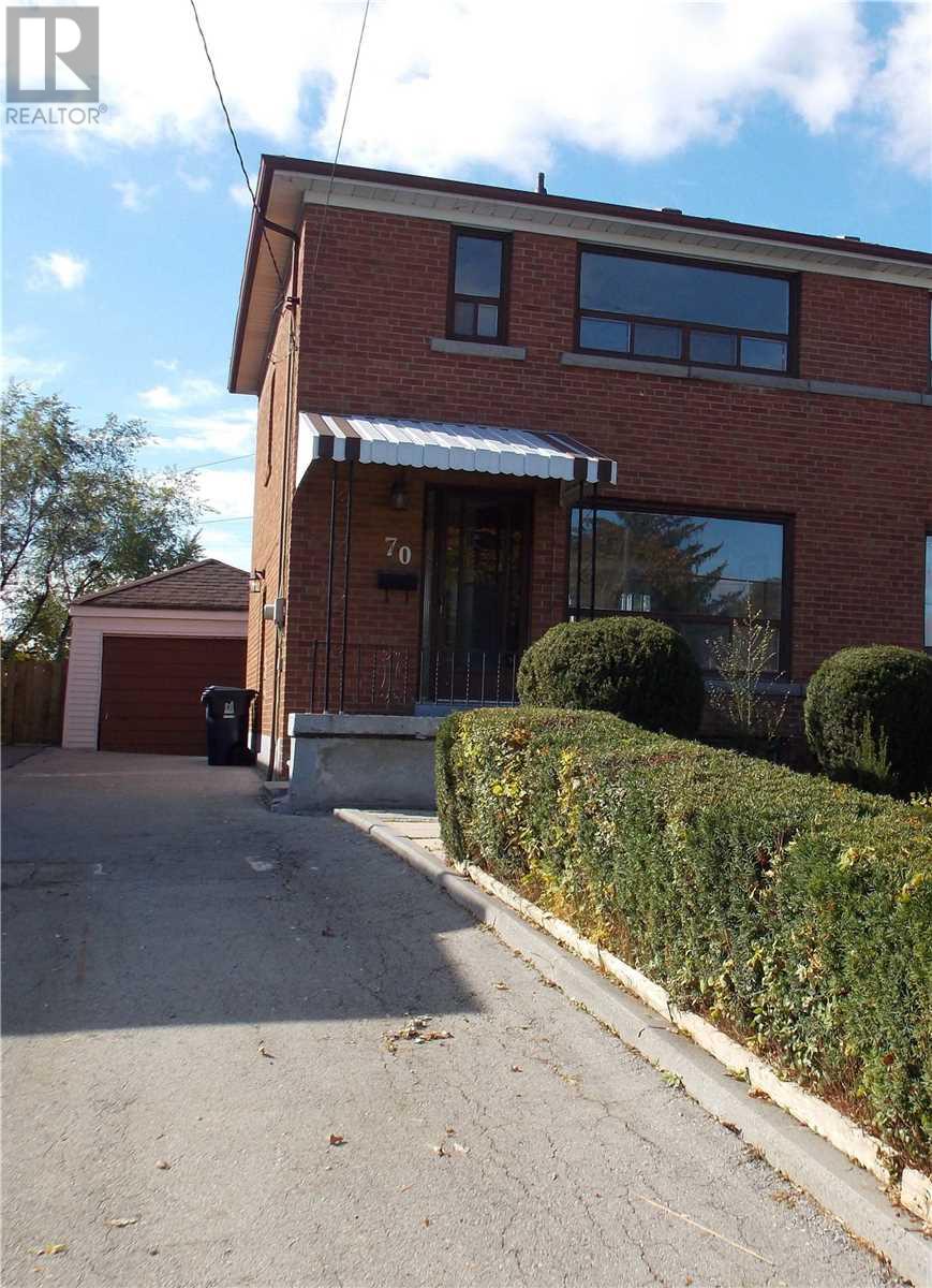 70 Fernando Rd, Toronto, Ontario  M9M 2P6 - Photo 1 - W4612742