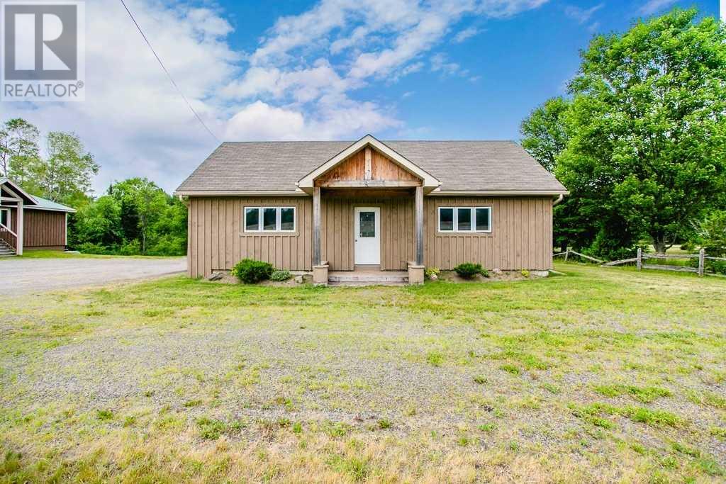 1301 Highway 11 S, Gravenhurst, Ontario  P0E 1G0 - Photo 2 - X4612833