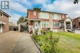 18 Lantos Crt, Toronto, Ontario  M3M 1G4 - Photo 1 - W4613336